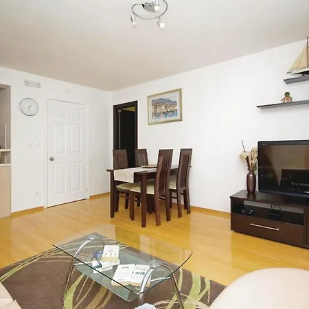 Pavlinovic Apartment *