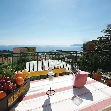 Pavlinovic Apartment Makarska