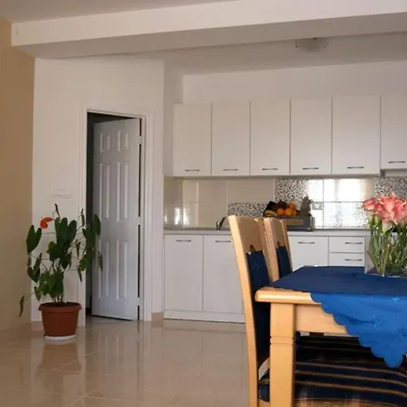 Pavlinovic Apartment Makarska